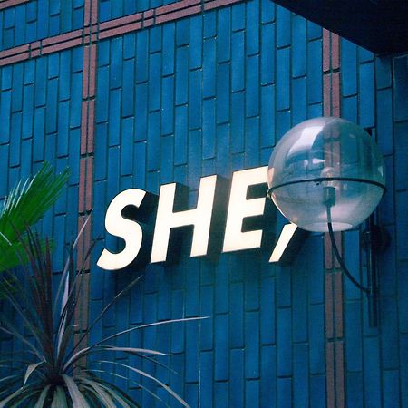 Hotel She, Осака Экстерьер фото