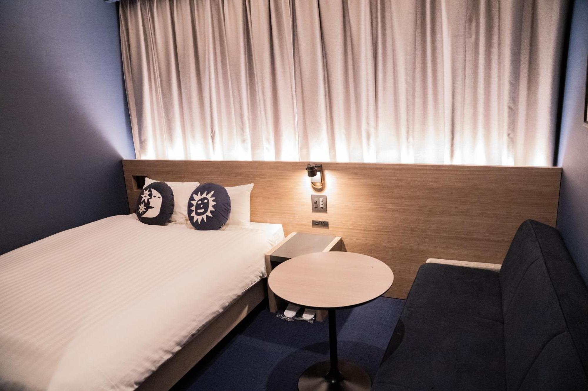 Hotel She, Осака Экстерьер фото